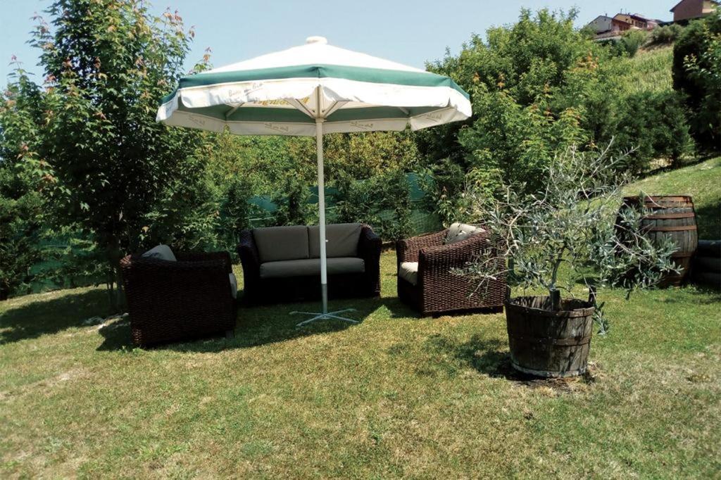 B&B La Dolce Vita Priocca Екстериор снимка