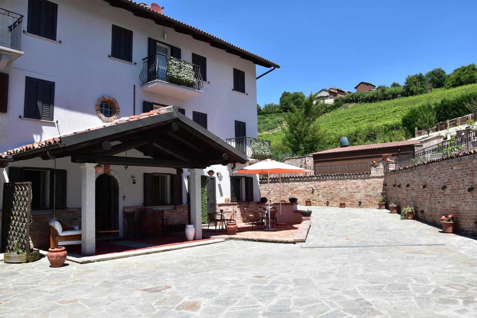B&B La Dolce Vita Priocca Екстериор снимка